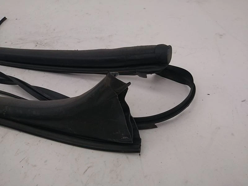 Parabrisas delantero BMW 645ci 650i E63 E64 moldura sello meteorológico se adapta a 2004-2010 Foto 3 de 4