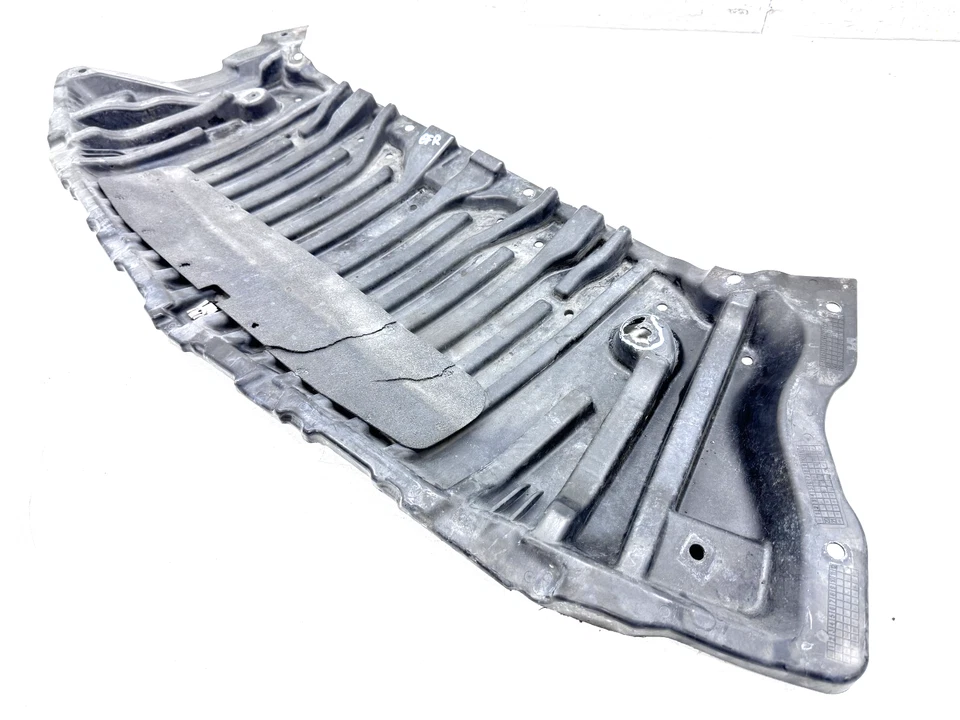 Mercedes-Benz E250 E350 W212 2011-2016 guardabarros delantero inferior guardabarros protector contra salpicaduras Foto 4 de 4