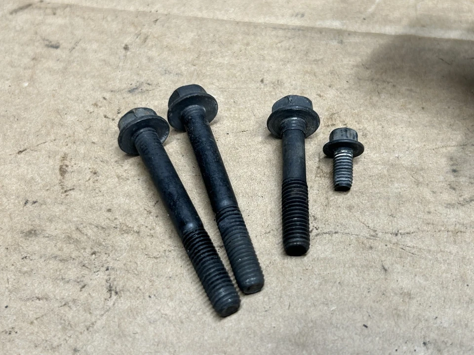 87-89 Cadillac - 4.5 Eldorado Deville Seville 4.5L THERMOSTAT HOUSING 1643780 - Image 4 of 4