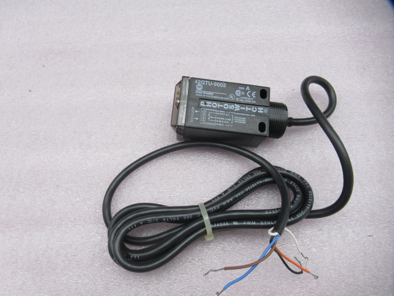 Allen Bradley 42GTU-9002 Photoswitch 9000 Photoelectric Sensor (Fast SHipp)