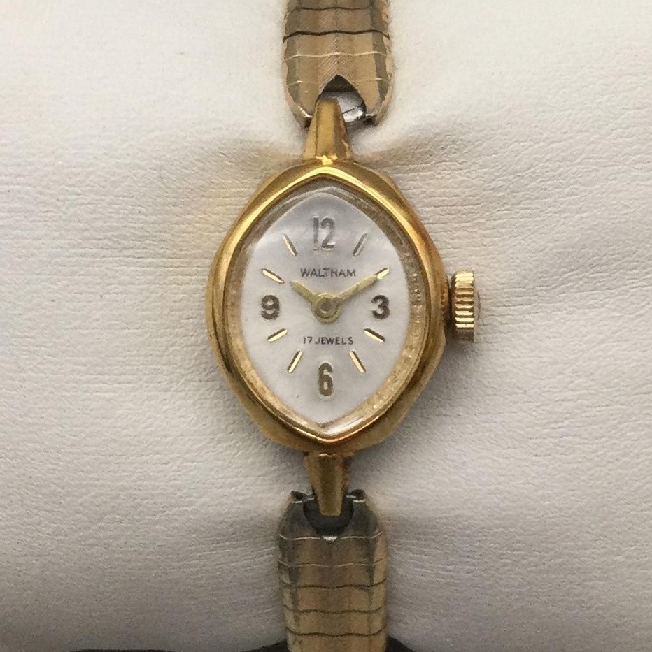 Vintage Waltham Womens Watch 17mm Gold Tone Manual Wind 17 Jewels