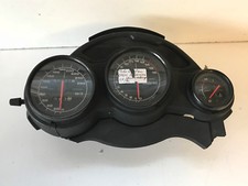 UN COMPTEUR COMPTE TOUR TABLEAU DE BORD POUR MOTO SUZUKI RF 600 66221 KMS