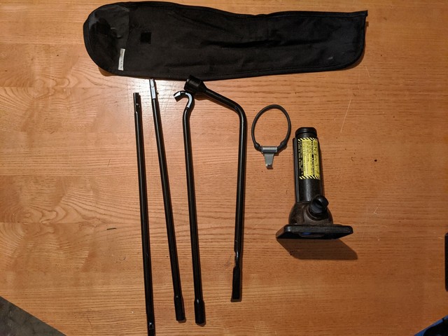 2015 Toyota Tundra / Sequoia Spare Tire Bottle Jack Tools&denim Case