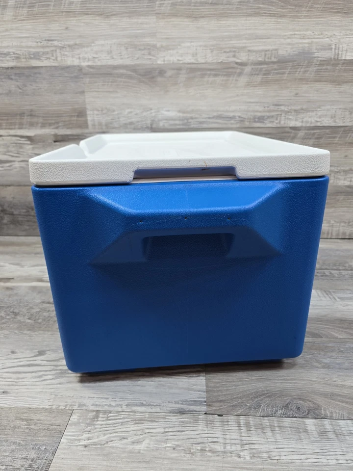 Coleman Party Stacker 24 Can Cooler Stackable Ice Chest Model 6225 Blue - Image 3 of 4