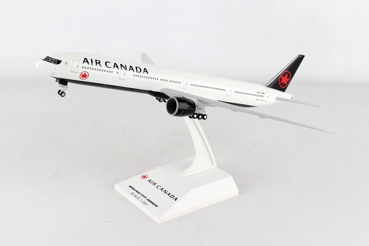 SkyMarks 1:200 Scale Contemporary Diecast Aircrafts Boeing 777