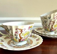 Vintage Royal Doulton Indian Tree Tea Cup and Saucers Set Of 3