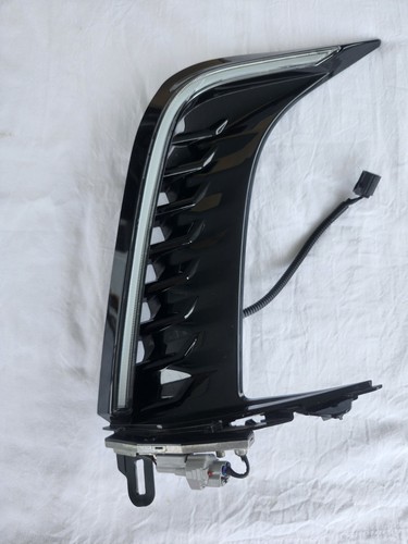 2025 2026 Toyota Camry Right DRL Bumper Used OEM Factory 81610-YY020 