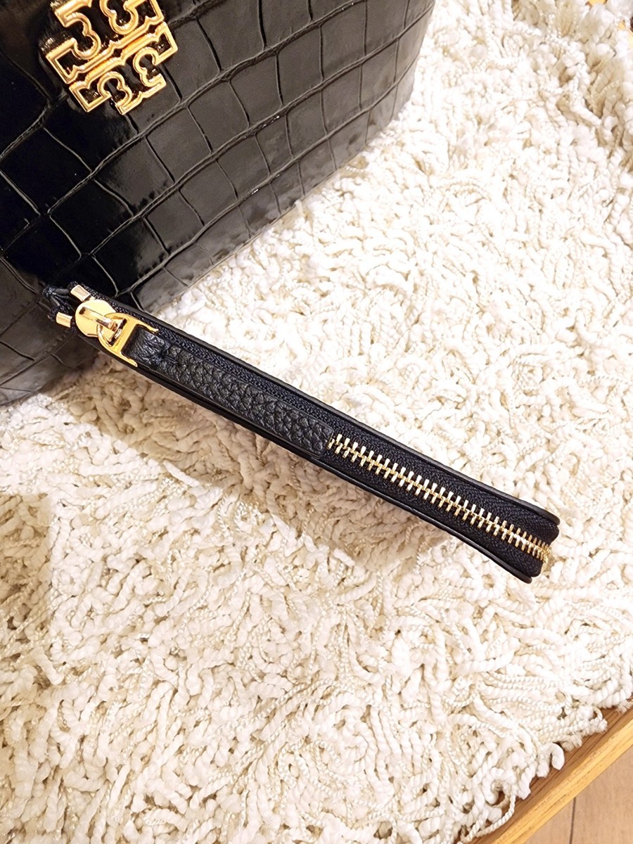New Tory Burch Blake Black Pebbled Leather Zip Card Case Wallet