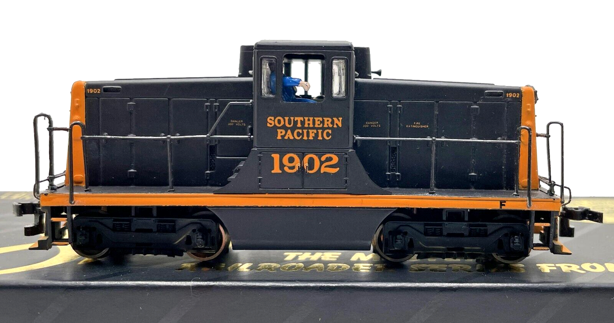 HO BACHMANN SPECTRUM 80017 GE 44 TON DIESEL SWITCHER SOUTHERN