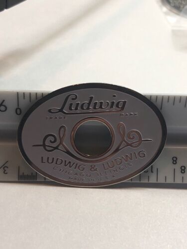 1930's Ludwig & Ludwig White & Silver Drum badge-Reproduction - Picture 3 of 3