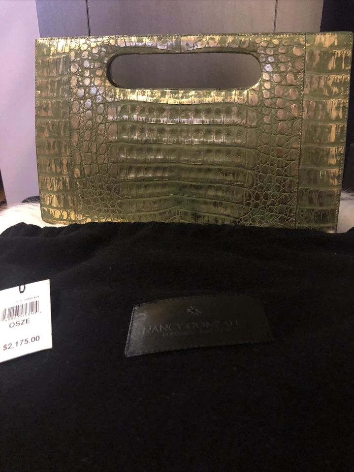 NUEVO CON ETIQUETAS, Bolso de Mano Nancy Gonzalez Grande Verde/Dorado Caimán Cocodrilo/Mango de Cerradura Foto 3 de 4