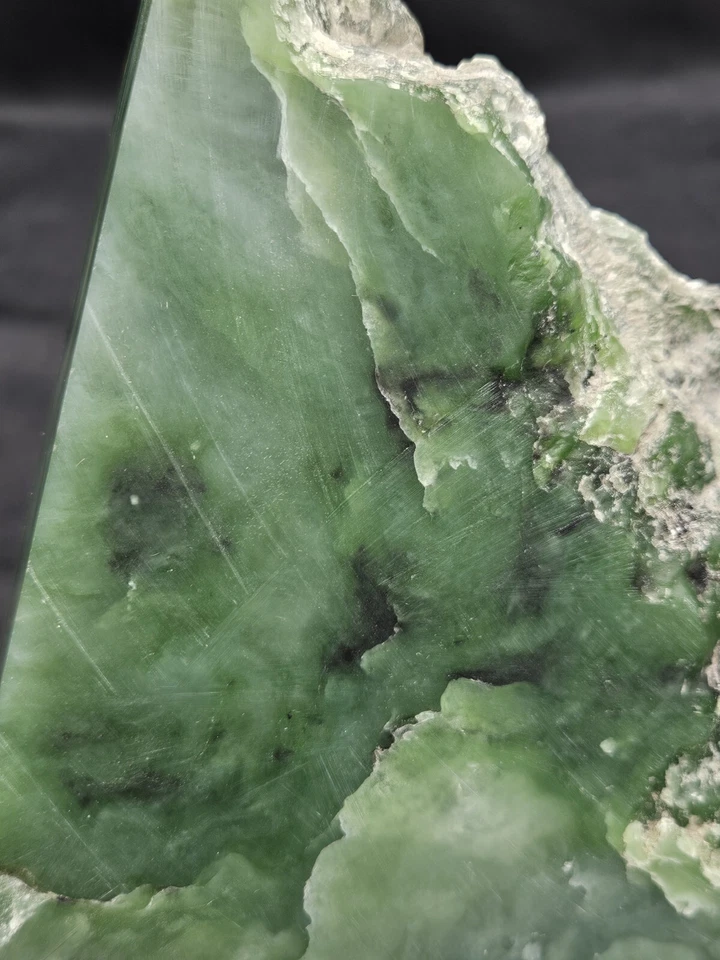 Jade verde manzana siberiano áspero, 2 libras 12 oz Foto 3 de 4