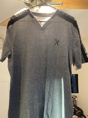 Marc Ecko Men s Solid V-Neck Short Sleeve Knit Polyester Logo T-Shirt Gray L