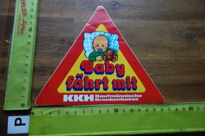 Alter Aufkleber Beschriftung Baby an Bord/dabei /fährt mit/im Auto KKH (B)