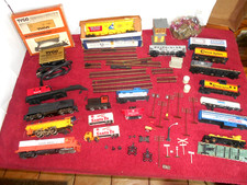 VINTAGE TYCO TRAIN SET HO GAUGE SOME PIECES NEED WORK  TENDER LOVING CARE - W 5