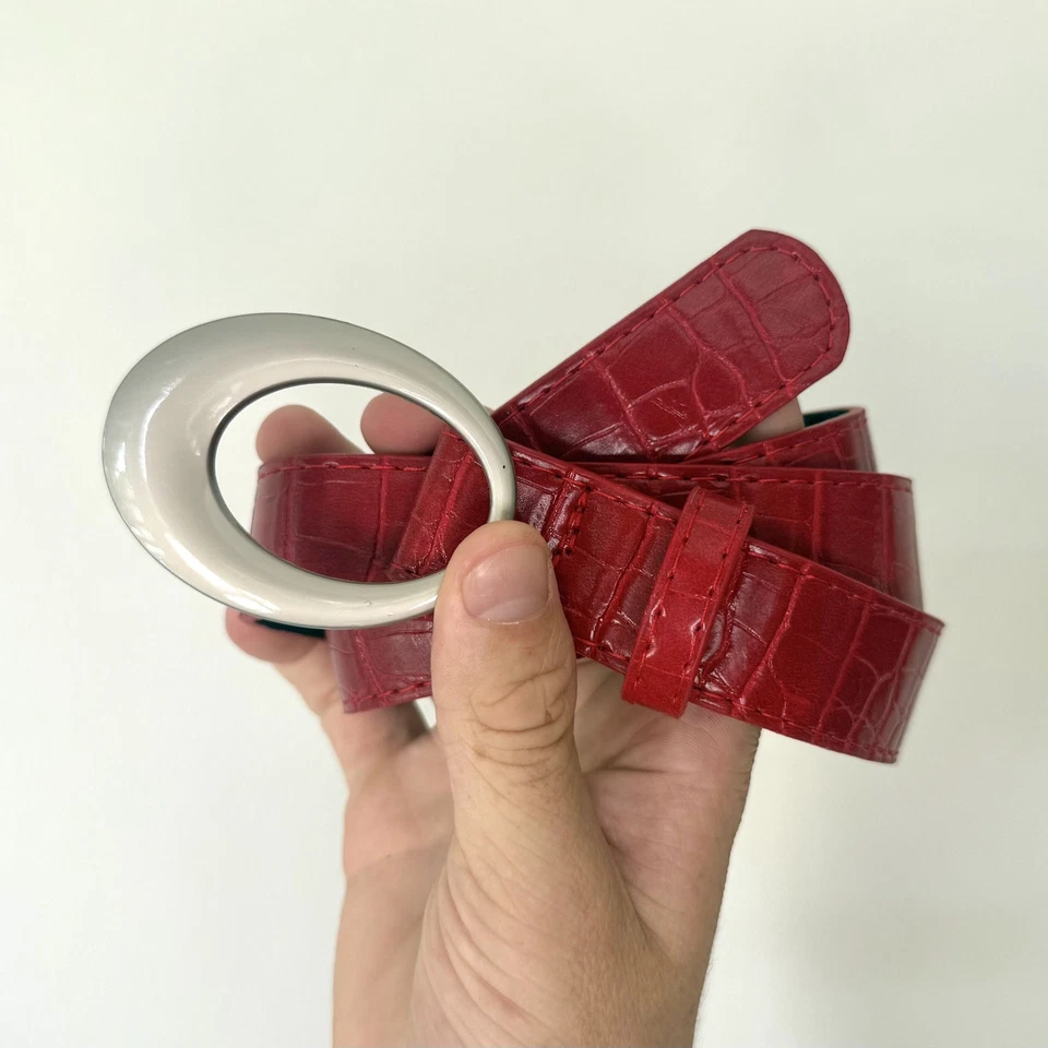 复古玫瑰红色椭圆形扣带 – 设计简单,男女通用,适合 26–34,全新 — 第 2/4 张图片