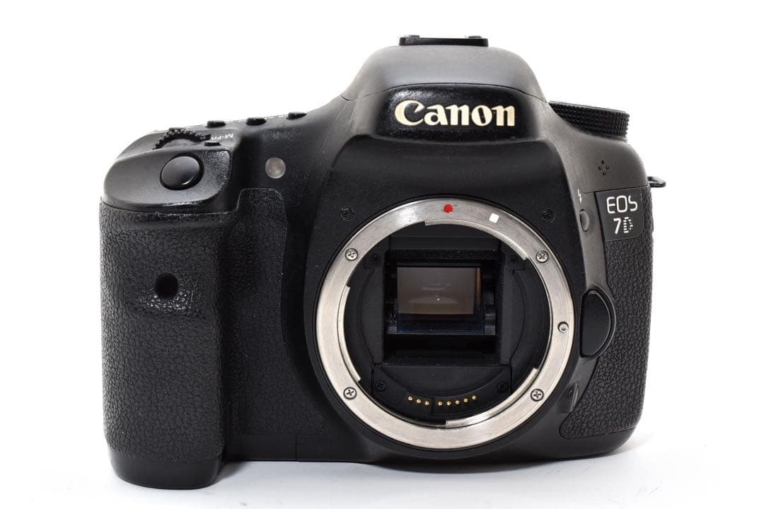 Canon EOS 7D Digital SLR Camera with Canon EF 35-70mm Lens