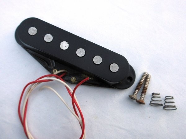 FERNANDES Fernandes Alnico single flat pole piece hanging in good condition