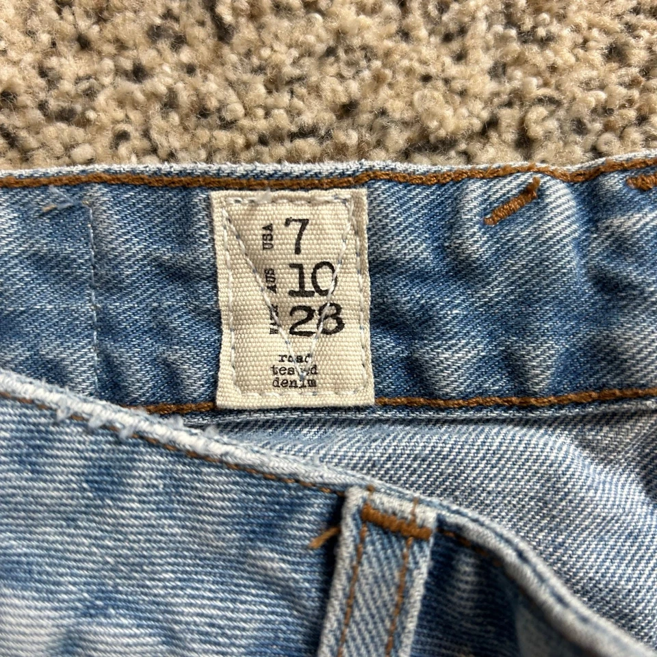 Volcom Womens Denim Shorts Size 7/28 Crochet Light Wash Blue Casual - Image 3 of 4