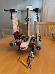 LEGO Star Wars: V-19 Torrent (7674) No stickers, but otherwise complete!