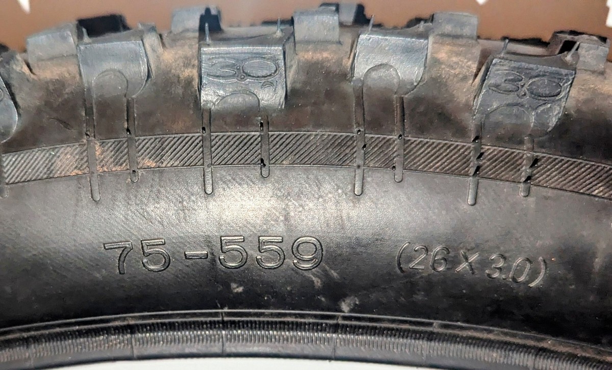 RARE VINTAGE NOKIAN GAZZALODDI DOWNHILL MOUNTAIN BIKE TIRE