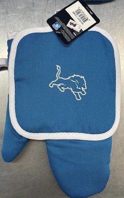 NFL DETROIT LIONS FOOTBALL BLUE AND WHITE Tailgate  POTHOLDER AND OVEN MITT SET