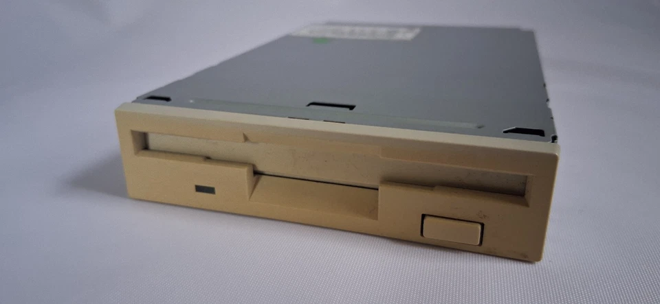 Panasonic 3.5" Floppy Disc Drive. JU-257A606P 720kb/1.4mb - Image 3 of 4