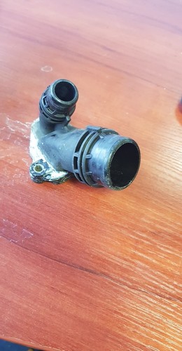 BMW 1 3er E60 E81 E87 E90 Diesel N47 Wasserpumpe Thermostat Stecker 7800048