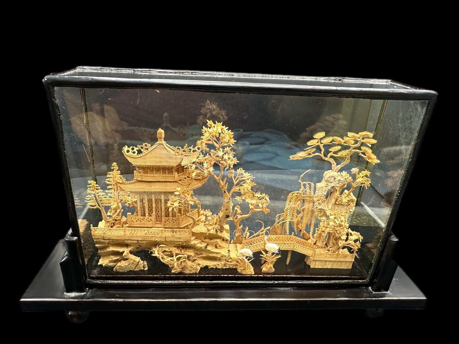 Picture 1 of 24