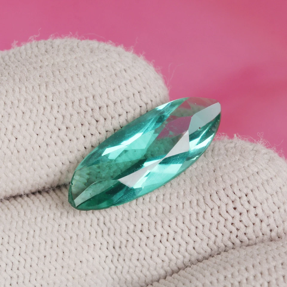 Piedra preciosa de amatista verde oscuro creada en laboratorio forma de marquesa 9 quilates para pendiente Foto 2 de 4