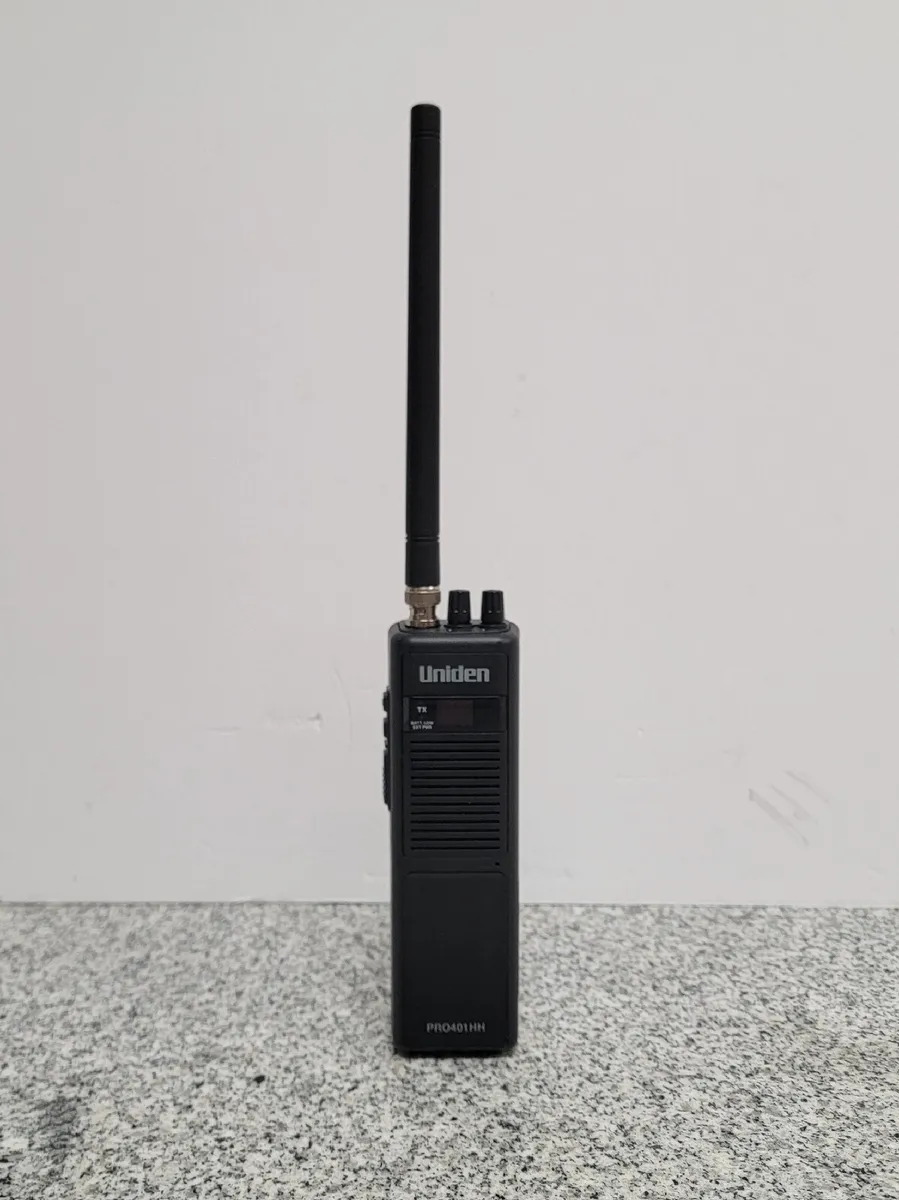 Radio CB portable longue portée Uniden PRO401HH canal 4 watts puissance