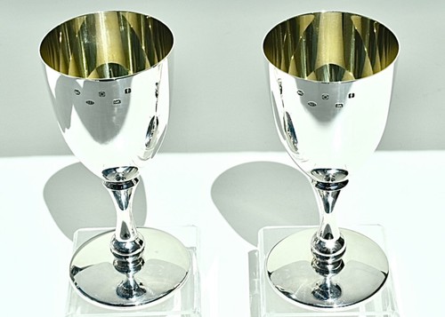 Pair Of Sterling Silver & Gilt Wine Goblets, By Carr’s + Presentation Case :444g - Picture 6 of 21