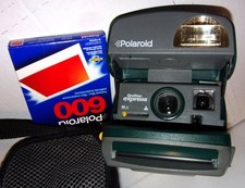 VINTAGE POLAROID ONE STEP EXPRESS INSTANT CAMERA WITH 600 FILM. CASE INCLUDED