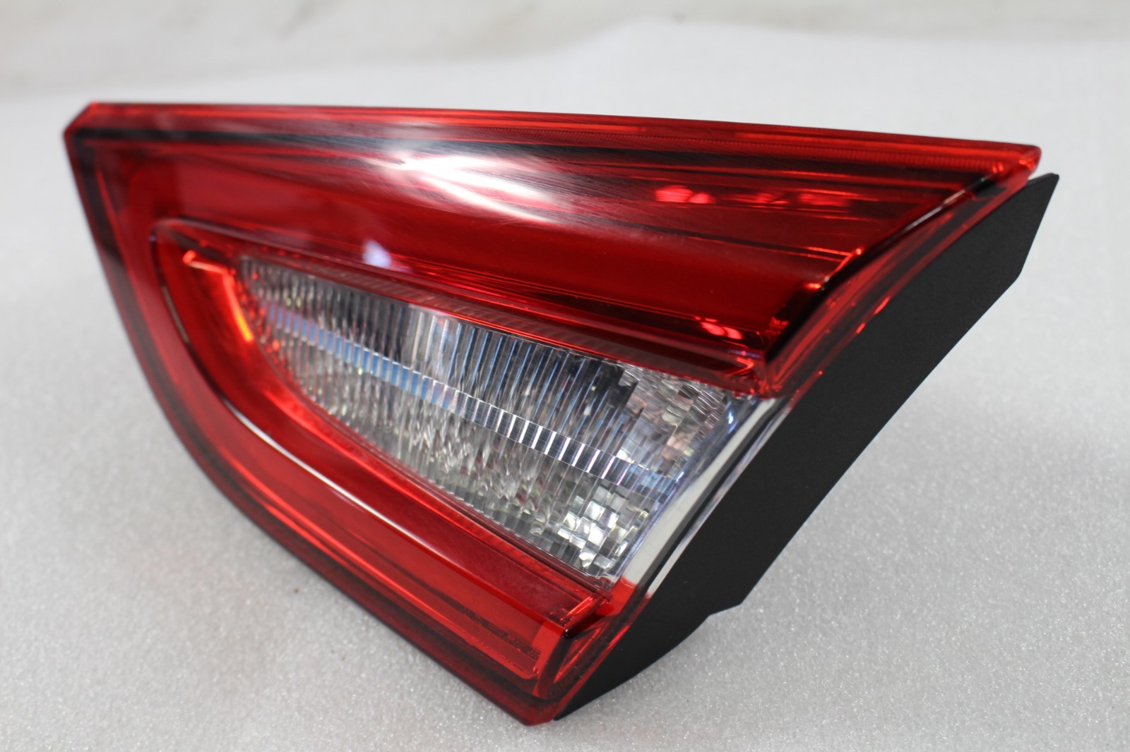 2014 Maserati Quattroporte, RH, Right, Inner Tail Lamp, Used, P/N 670009228