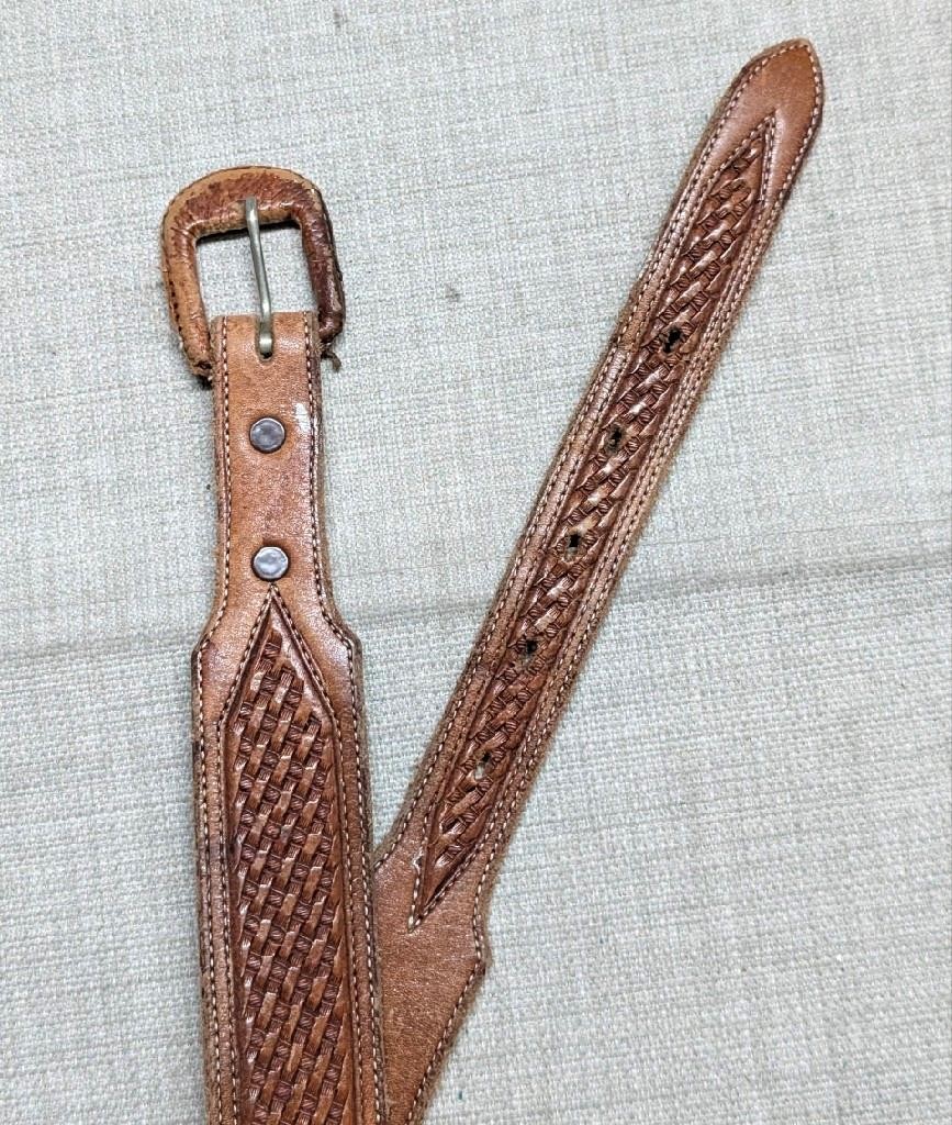 vintage VOGT buckle belt TOOLED tapered 26 cowhide leather 