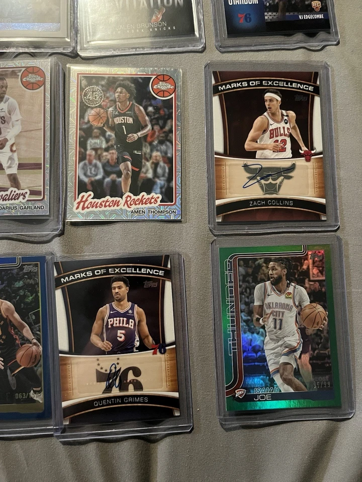 Lote de tarjetas insignia de la NBA Topps 2025 - insertos de novatos, numerados/150 curry Foto 3 de 4