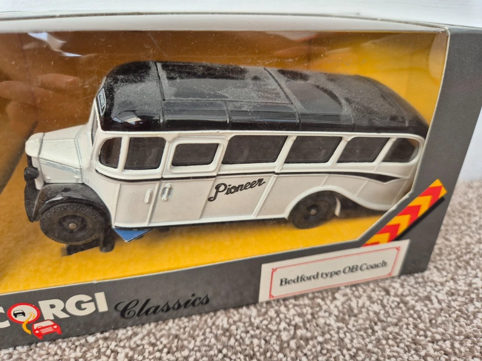 Corgi Classics 1/50 Bedford Type Ob Coach Pioneer Diecast Bus D949/25 In Scatola - Immagine 2 di 4