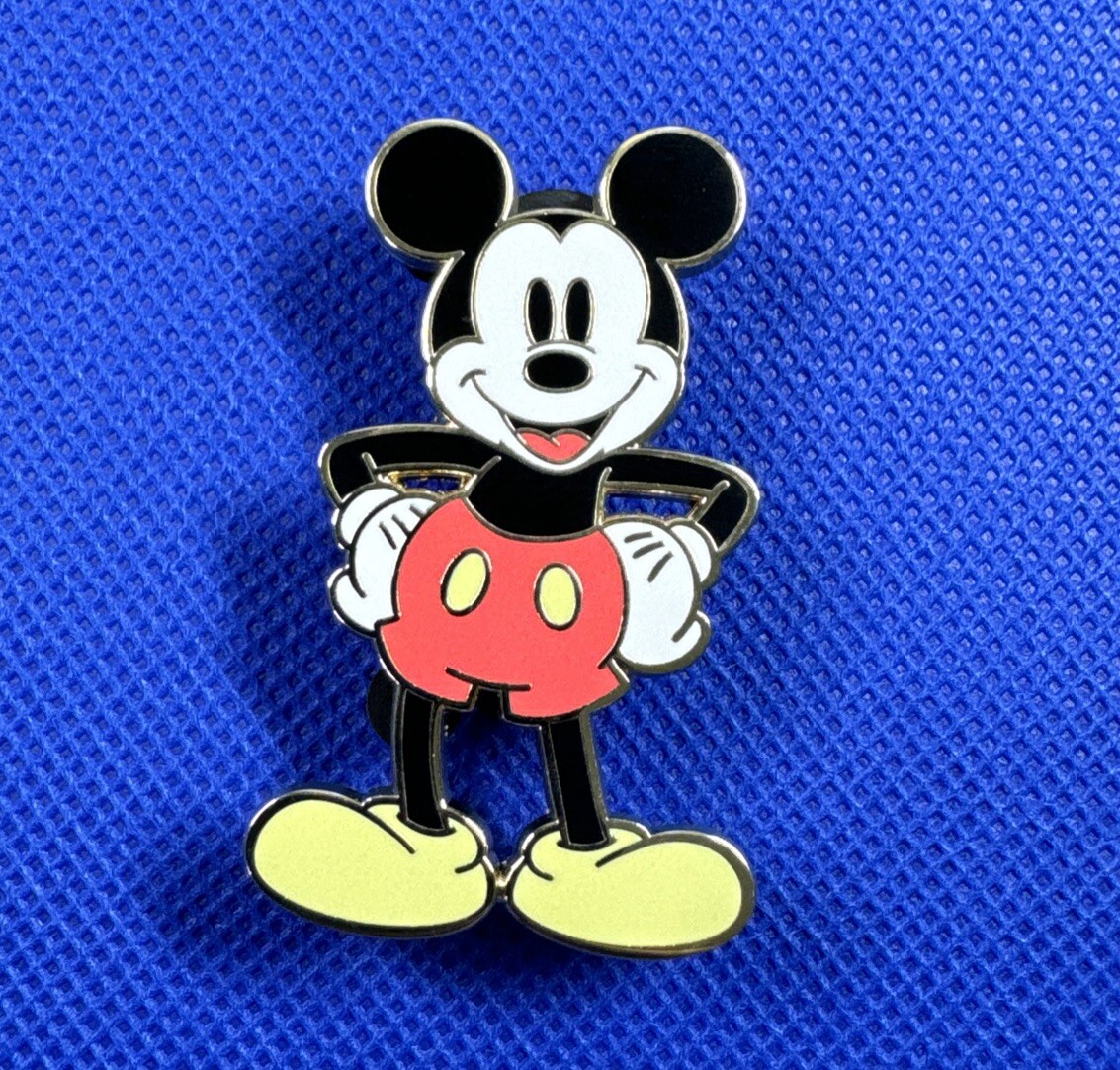 2024 D23 EXPO Disney DEC Mystery Blind Box Mickey Mouse City Outfits LE 400 Pin