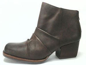 korks ankle boots