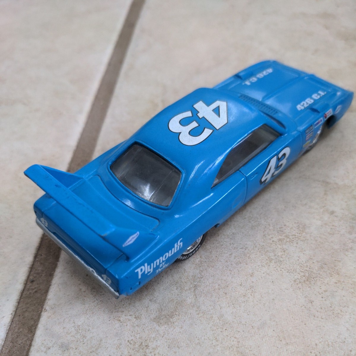Racing Champions 1992 Plymouth by Petty 1970 Superbird 426 CI #43