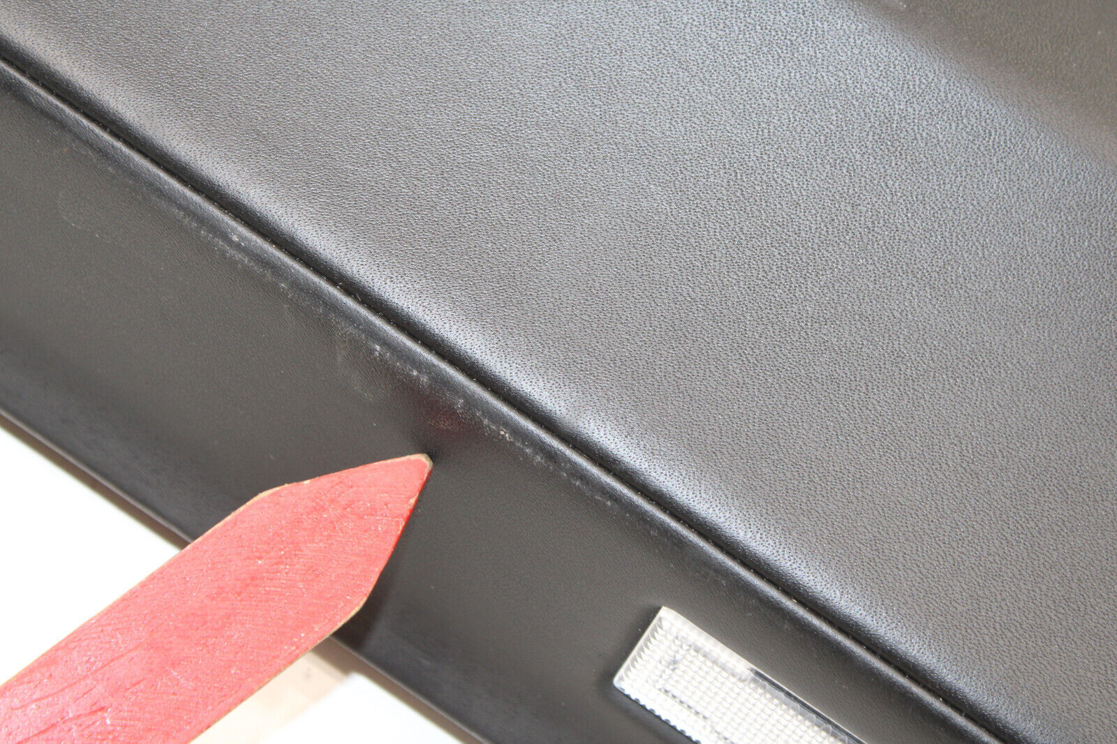 2017 - 2020 MASERATI LEVANTE FRONT RIGHT SIDE INTERIOR DOOR PANEL TRIM COVER OEM