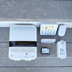 AT&T DLC-200C Wireless Home Alarm System, Keypad, Battery Backup, Control Panel