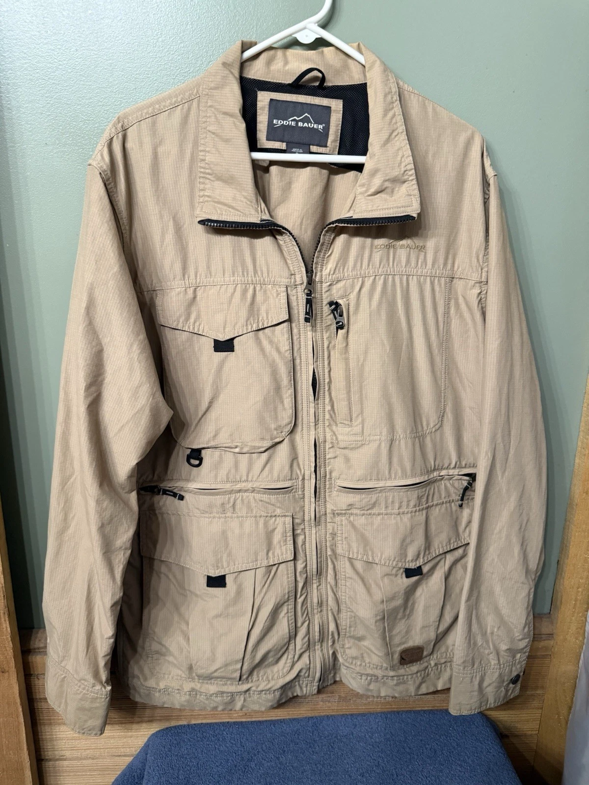 Eddie Bauer Ripstop Outdoor Sport Fishing Field Jacket - Khaki Color - Men- XL.