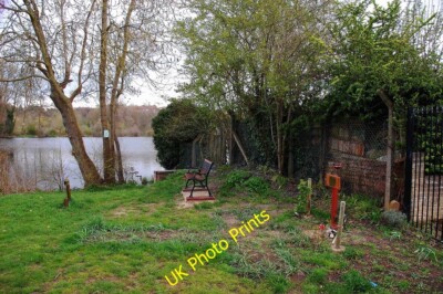 Foto 6x4 Milldale Memoriam & Remembrance Garden, Springfield Park, Kidde c2015