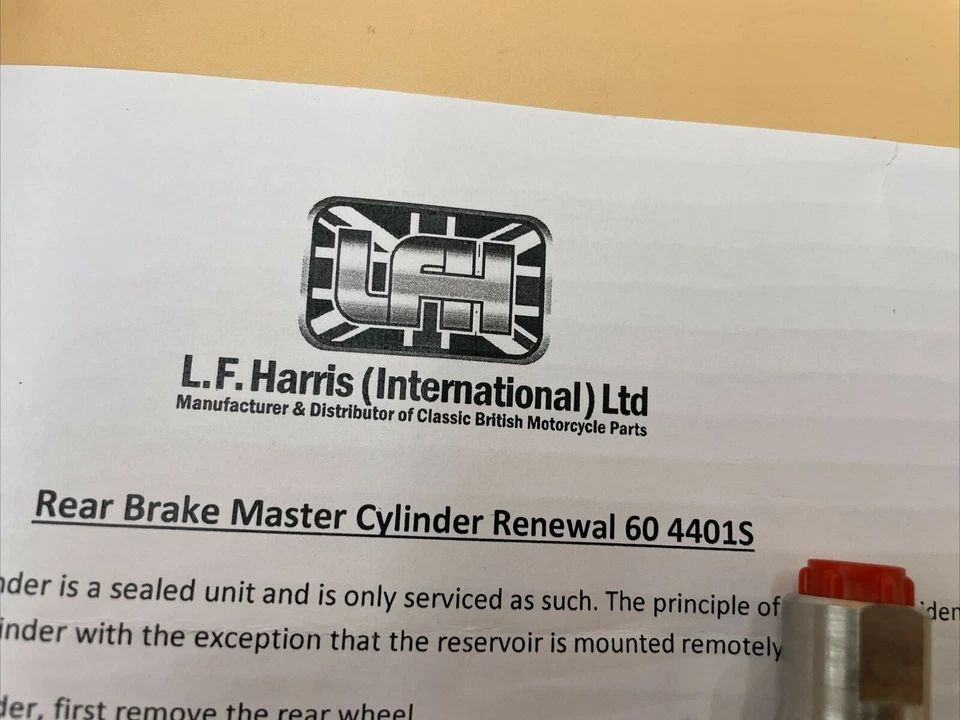 CILINDRO MAESTRO TRASERO TRIUMPH INOXIDABLE 60-4401 TR7 T140 T160 750 FRENO HECHO EN U.K Foto 4 de 4