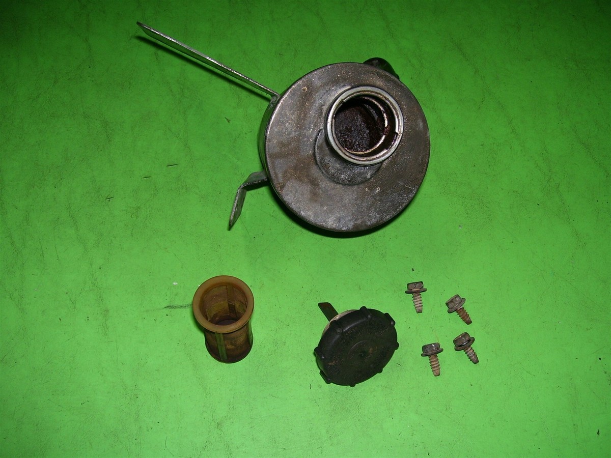 書85 85 300ZX Z31 2+0 Turbo VG30T Power Steering Reservoir Tank
