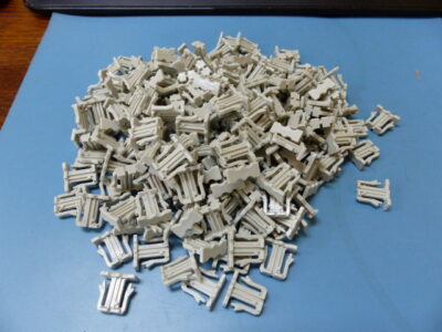 Delphi 12129138 Qty of 100 per Lot Light Gray Secondary Lock | eBay