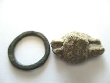 OLD METAL RING ARTIFACT RELIC DECORATED RAISED DESIGN PATINA COLLECTIBLE