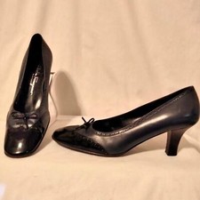 Salvatore Ferragamo Black Patent  Blue Leather Spectator Pumps Shoes 8.5 B