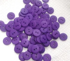 LOT OF 100 PURPLE COLOR 9/16 INCH 2 HOLE BUTTONS, NEW